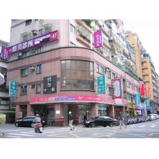 內湖捷運後方/三角窗店面/辦公室/補習班